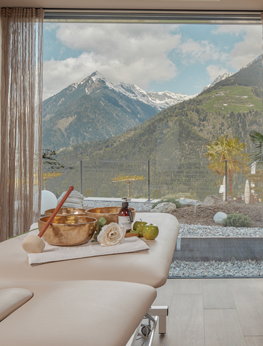 Massageraum mit Panorama-Blick im Hotel Das Sonnenparadies