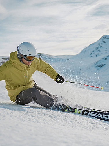 [Translate to English:] Das Sonnenparadies: Skifahren im Skigebiet bei Schenna in Südtirol